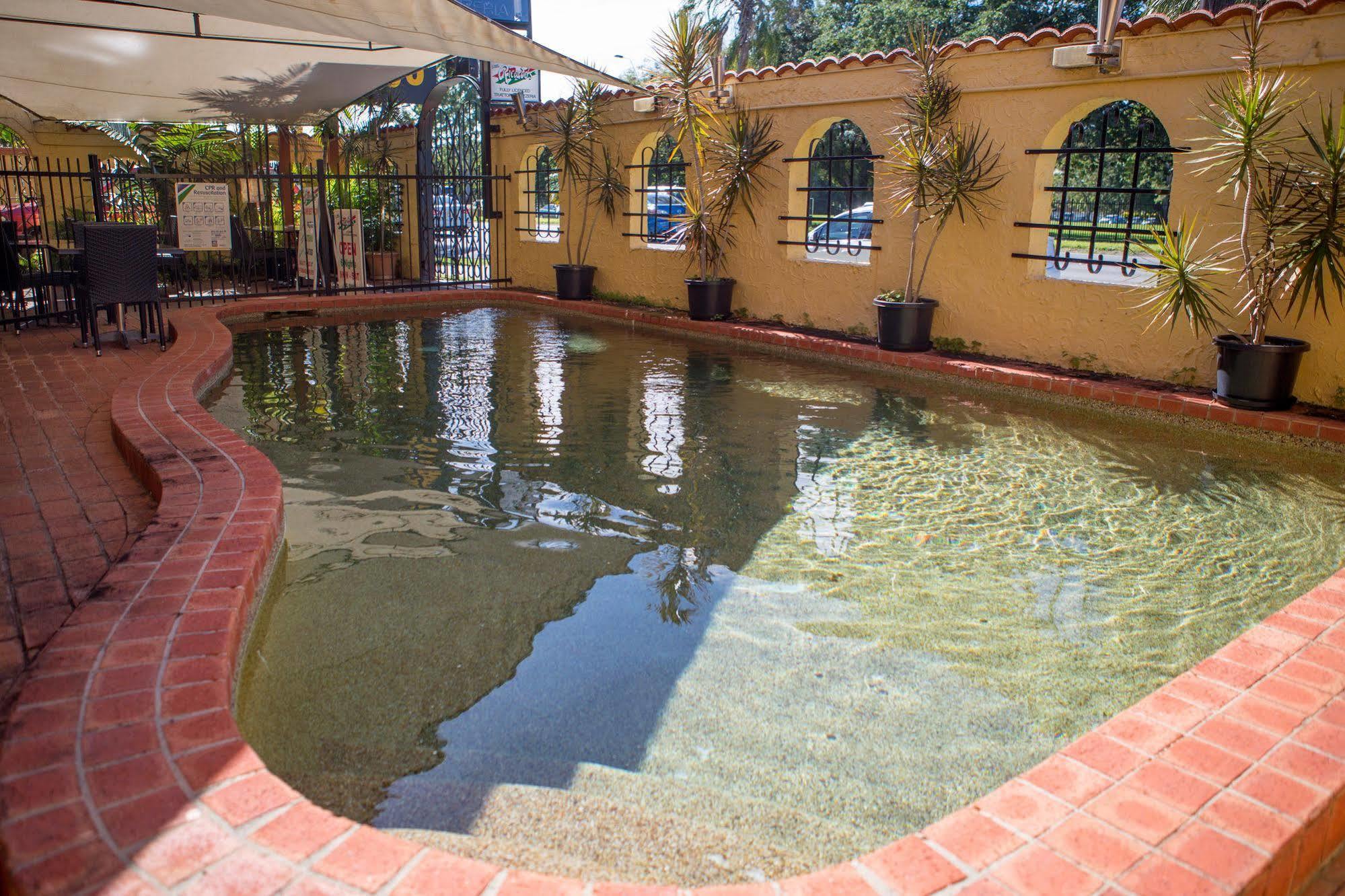 קאירנס Adobe Motel מראה חיצוני תמונה